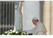 Reze a Nossa Senhora de Fátima com o Papa Francisco